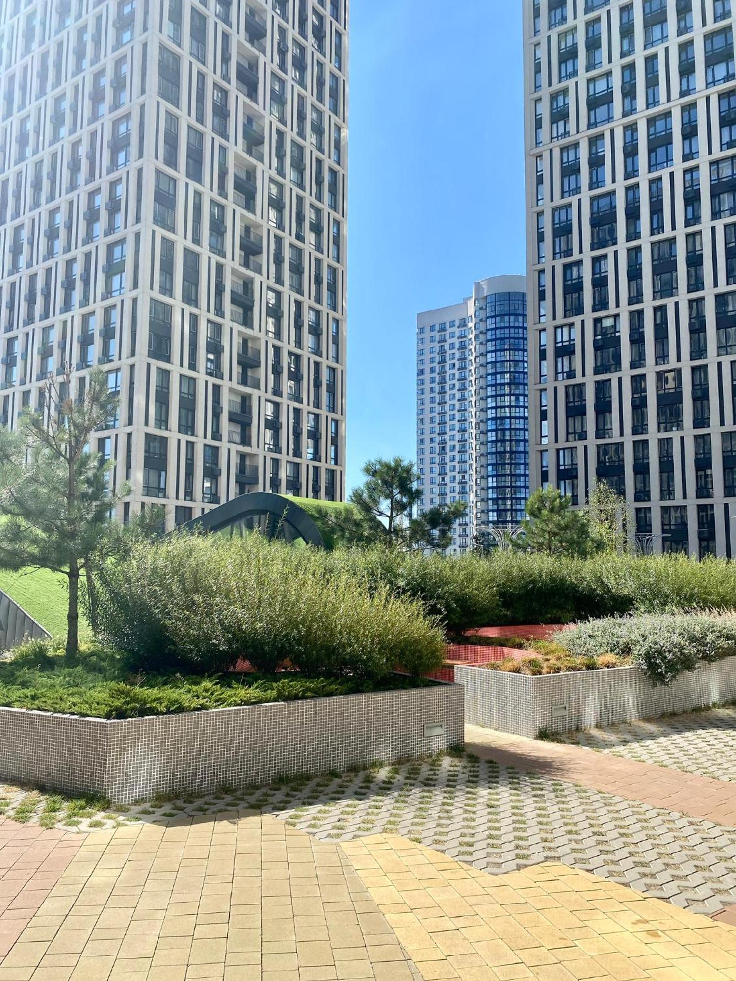 Slavutich Apartments Near Metro Station キエフ エクステリア 写真