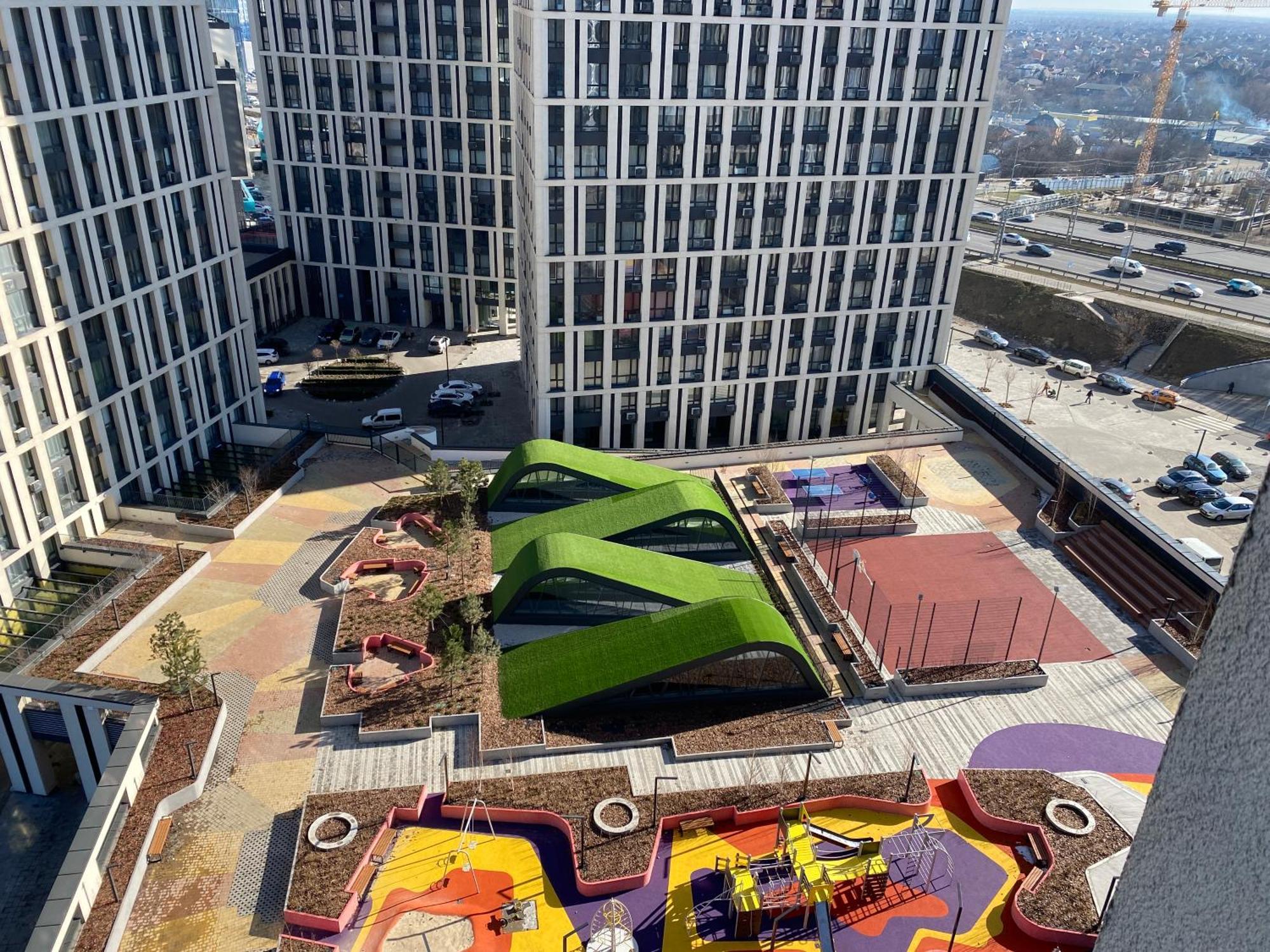 Slavutich Apartments Near Metro Station キエフ エクステリア 写真