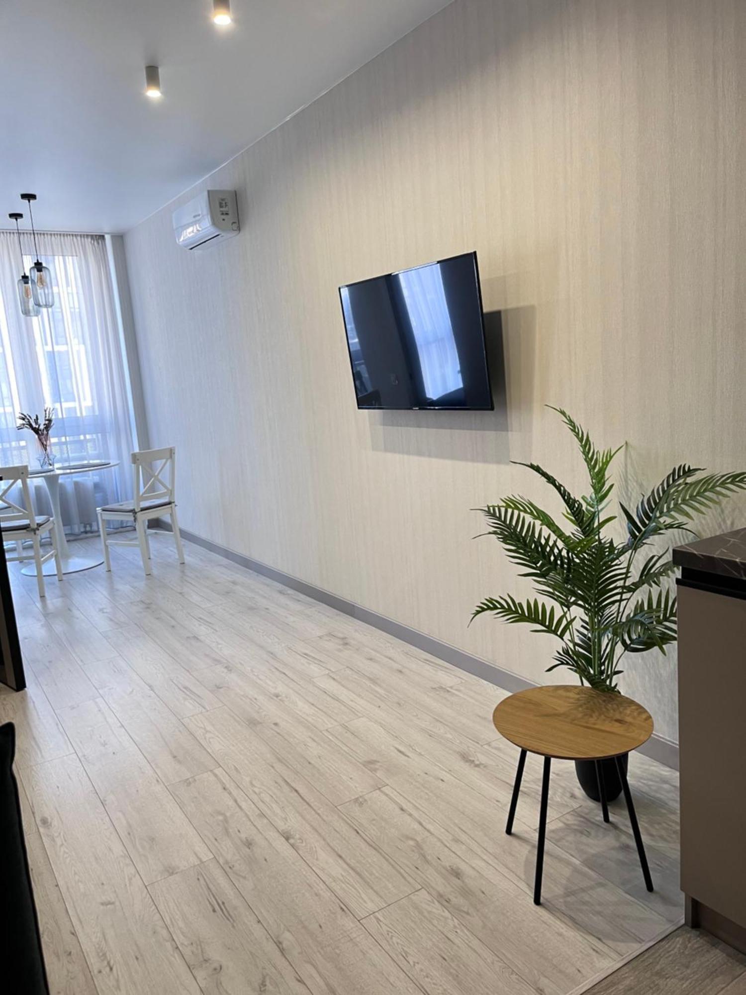 Slavutich Apartments Near Metro Station キエフ エクステリア 写真